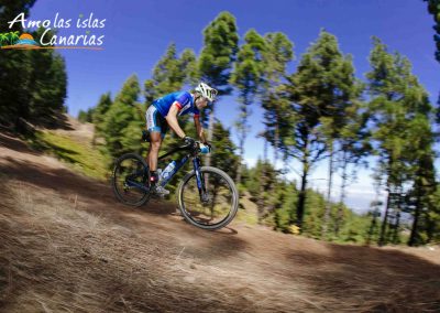 que tipo de deportes se pueden realizar en canarias fotos de ciclismo bicicleta bajando montañas deportes al aire libre islas canarias españa arona